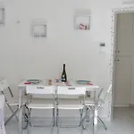 Fiore Di Mare - Delizioso Bilocale Con Posto Auto Vicino Al Porto Lejlighed