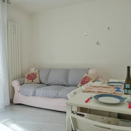 Fiore Di Mare - Delizioso Bilocale Con Posto Auto Vicino Al Porto Apartamento Grado