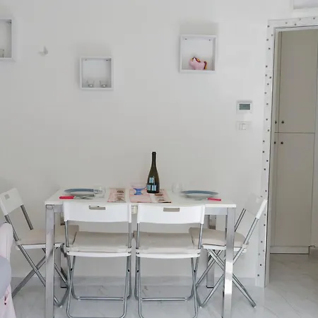 Fiore Di Mare - Delizioso Bilocale Con Posto Auto Vicino Al Porto Apartment