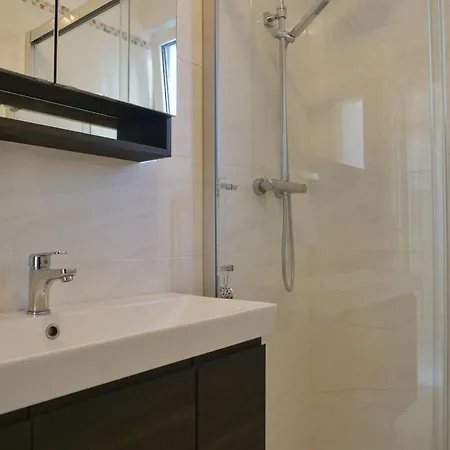 Fiore Di Mare - Delizioso Bilocale Con Posto Auto Vicino Al Porto Apartamento Grado